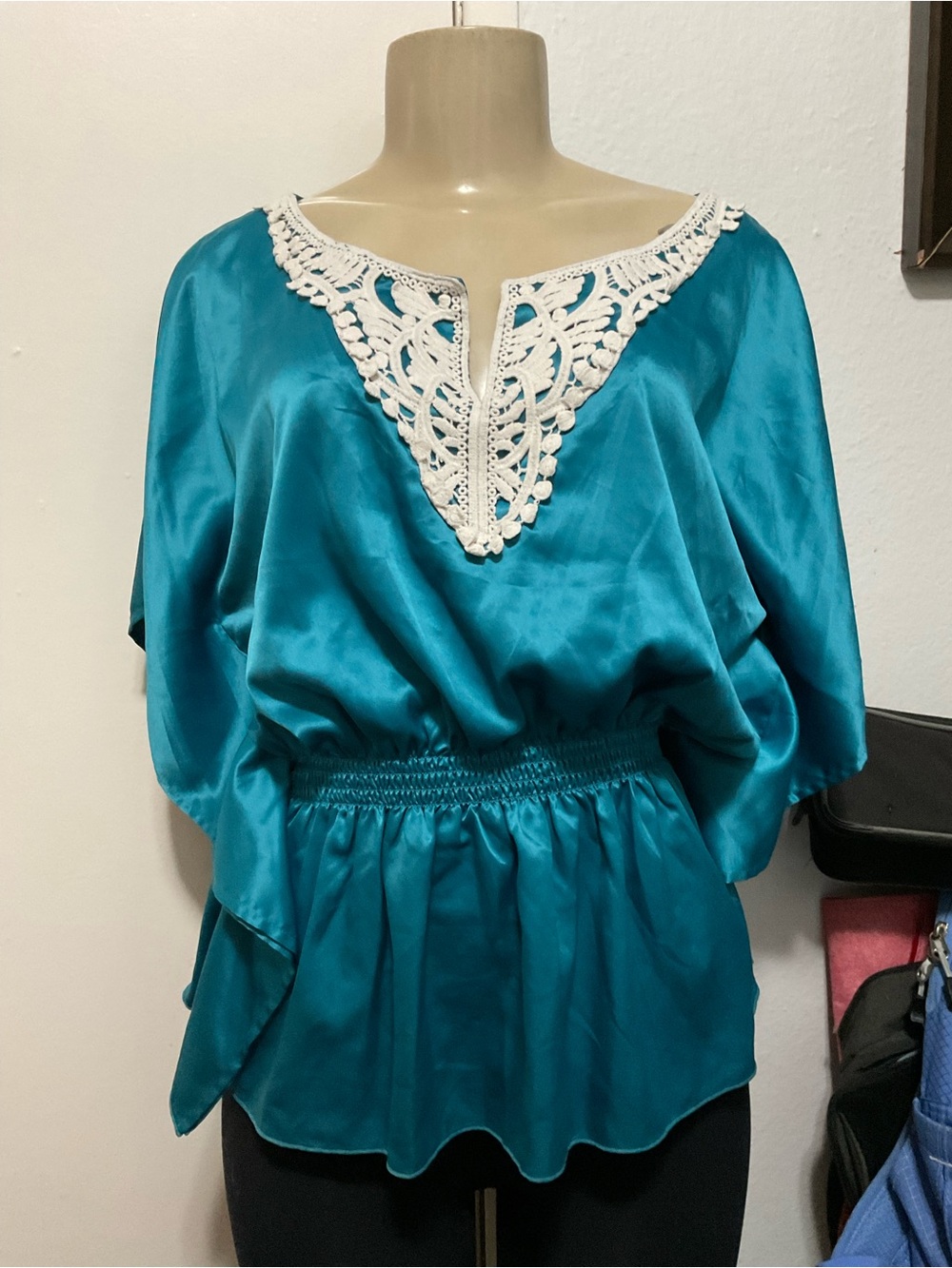 B-wear women’s Y2K 2000s Turquoise butterfly cap sleeve crochet Blouse Size XL